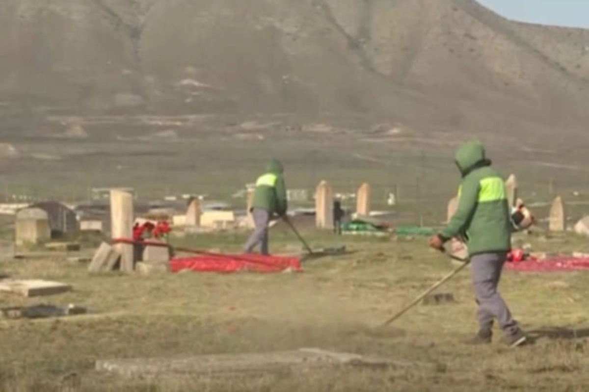 Восстанавливается разрушенное армянами кладбище в Ходжалы - ВИДЕО